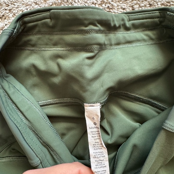 Lululemon 23” crop pants.  Super cute. Work once. Size 6. - Picture 5 of 5